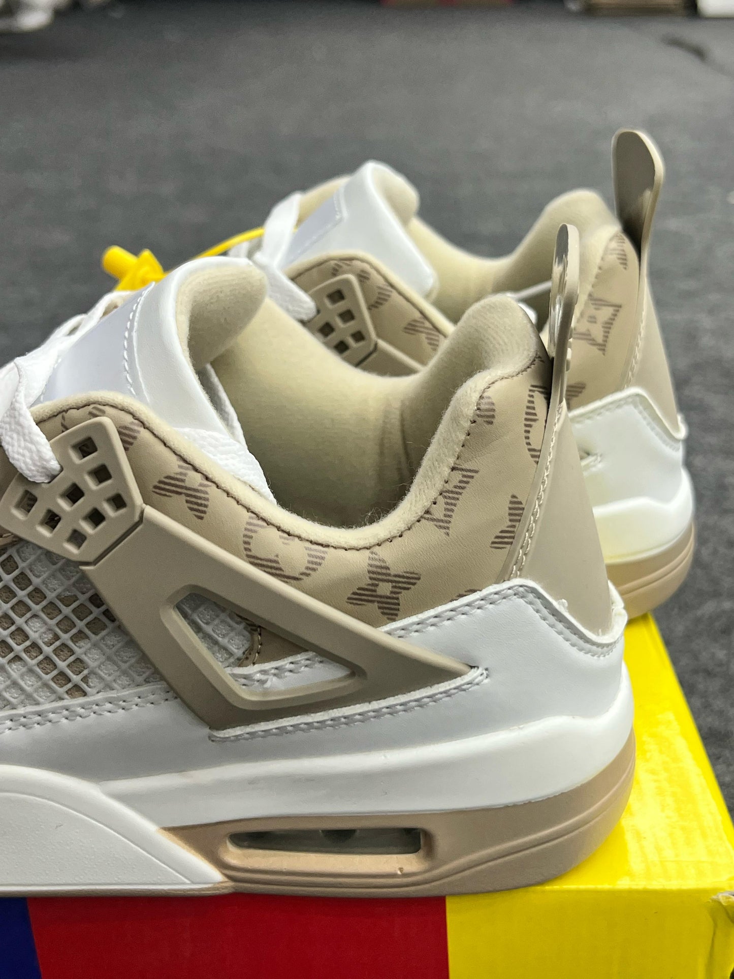 CHICHAS CLUB Beige Monogram Sneakers