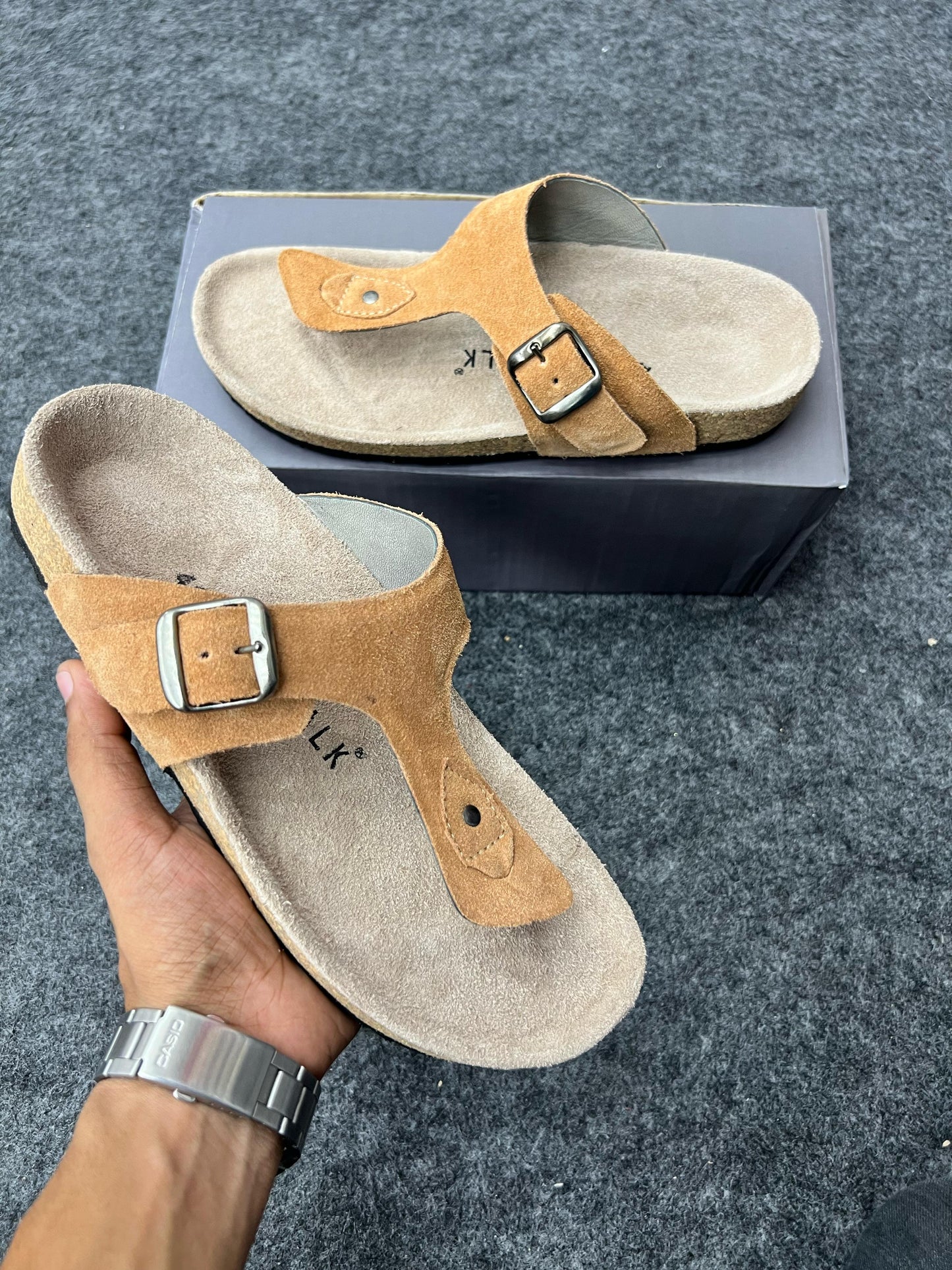 SANDAL