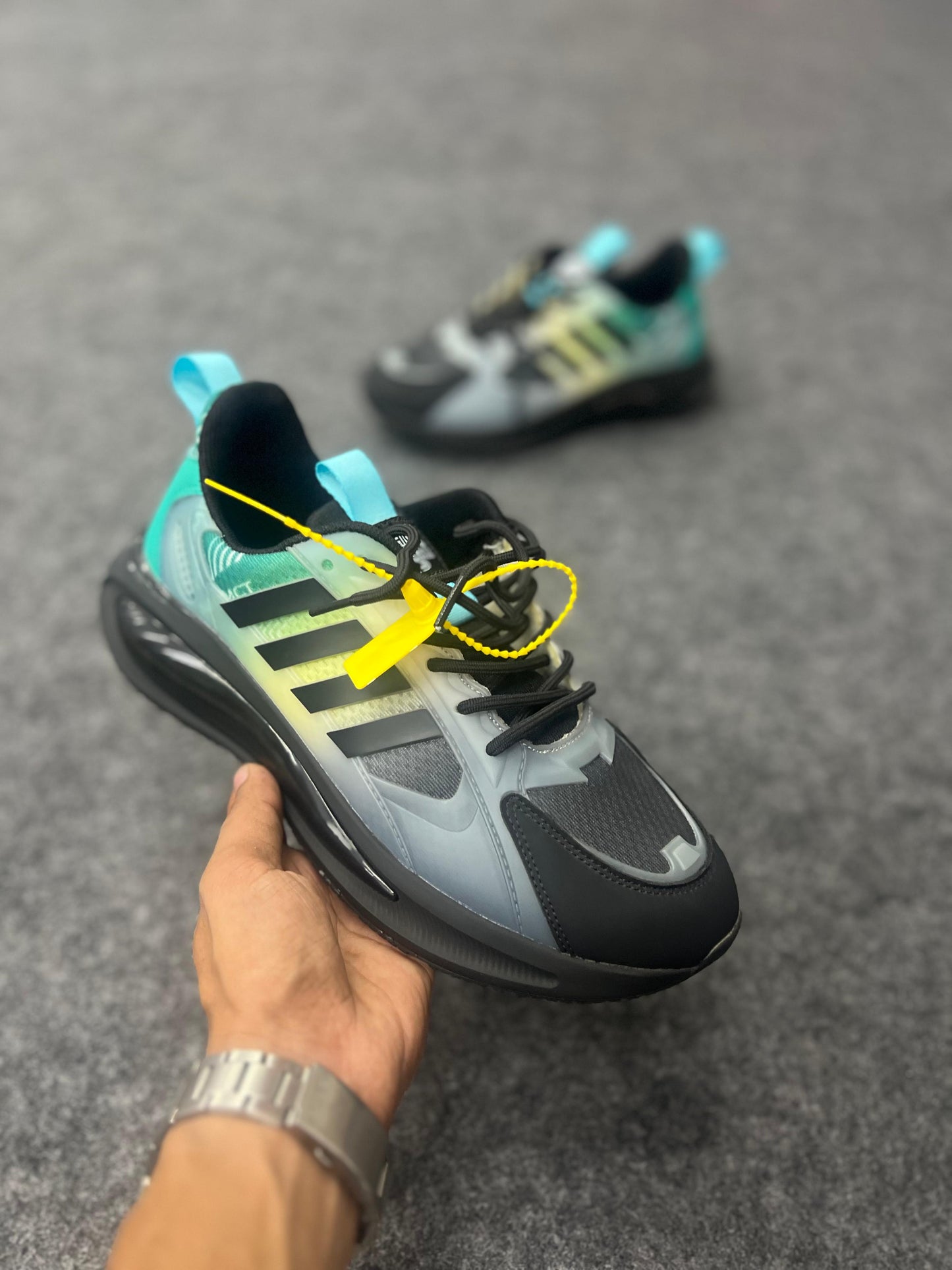 Gradient Pulse Runner Shoe
