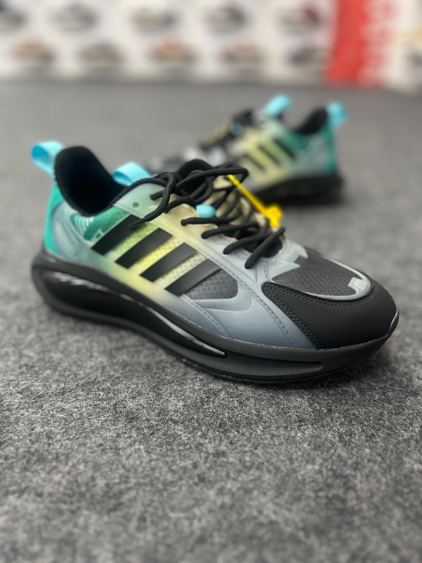 Gradient Pulse Runner Shoe