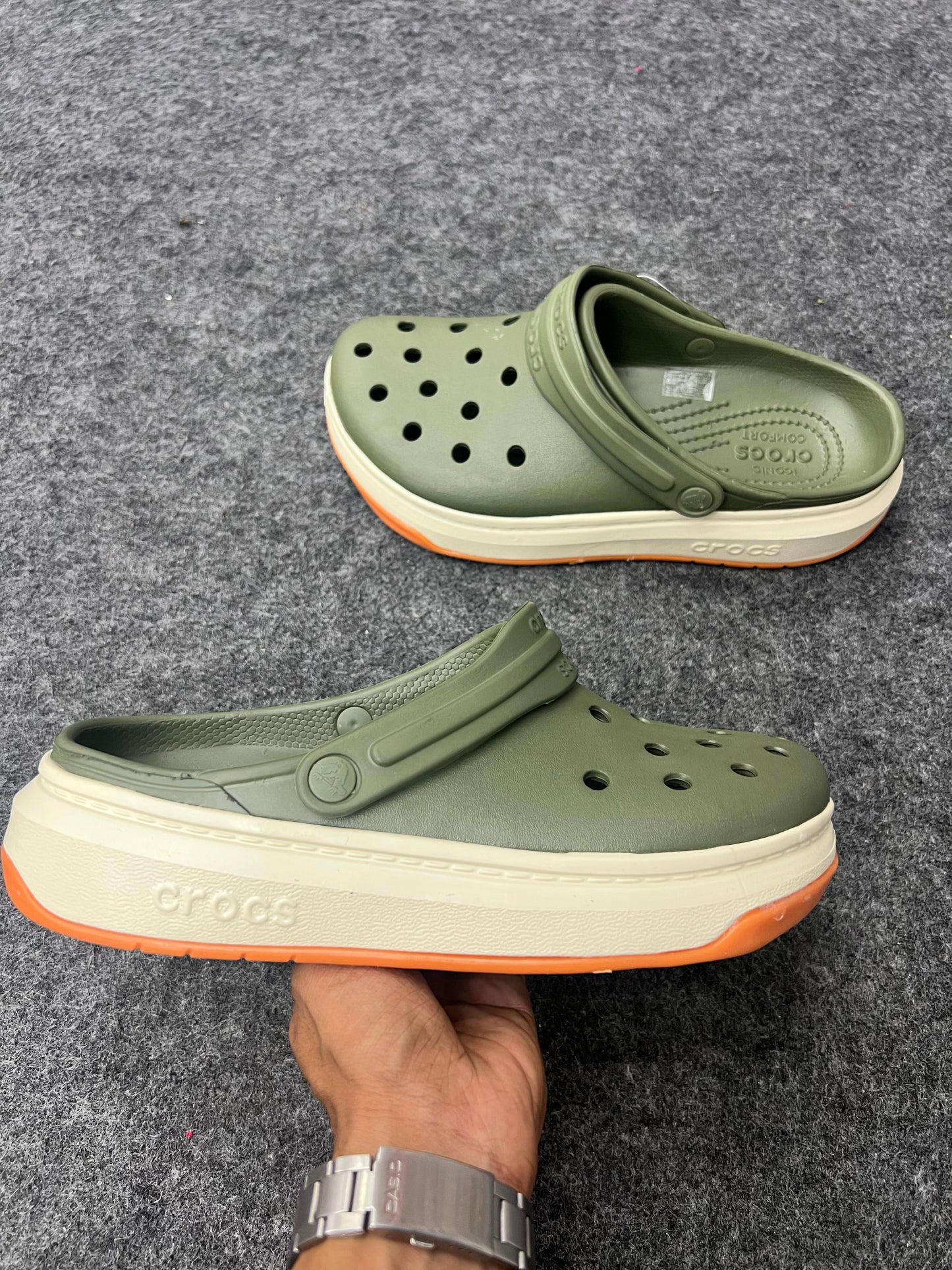 Classic Platform Crocs – Army Green