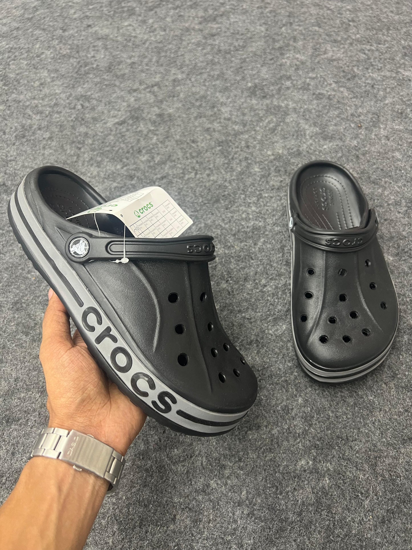 SLEEK BLACK WITH BOLD GREY BAYBAND CROCS