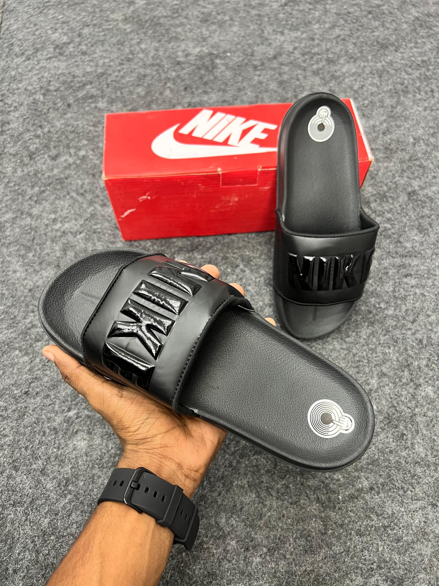 OFFCOURT BLACK STRAP SLIDES