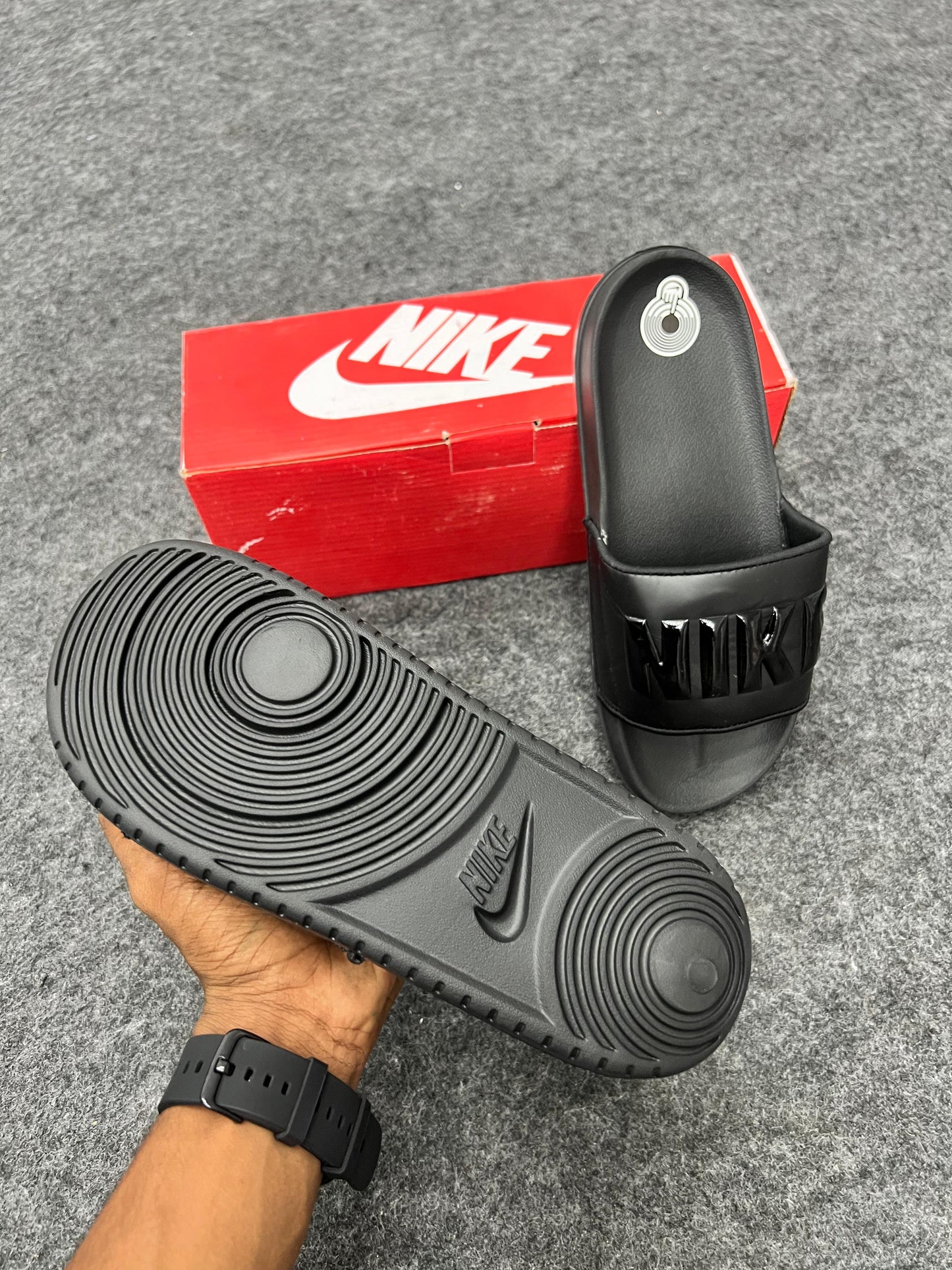 OFFCOURT BLACK STRAP SLIDES
