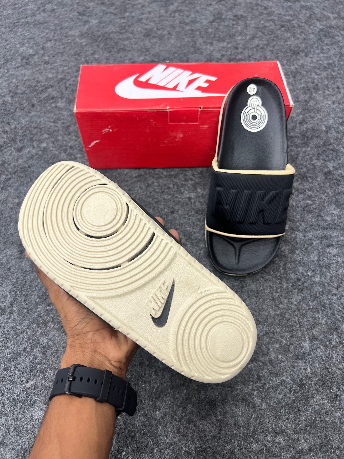 OFFCOURT NIKE BEGIE WITH BLACK STRAP SLIDES