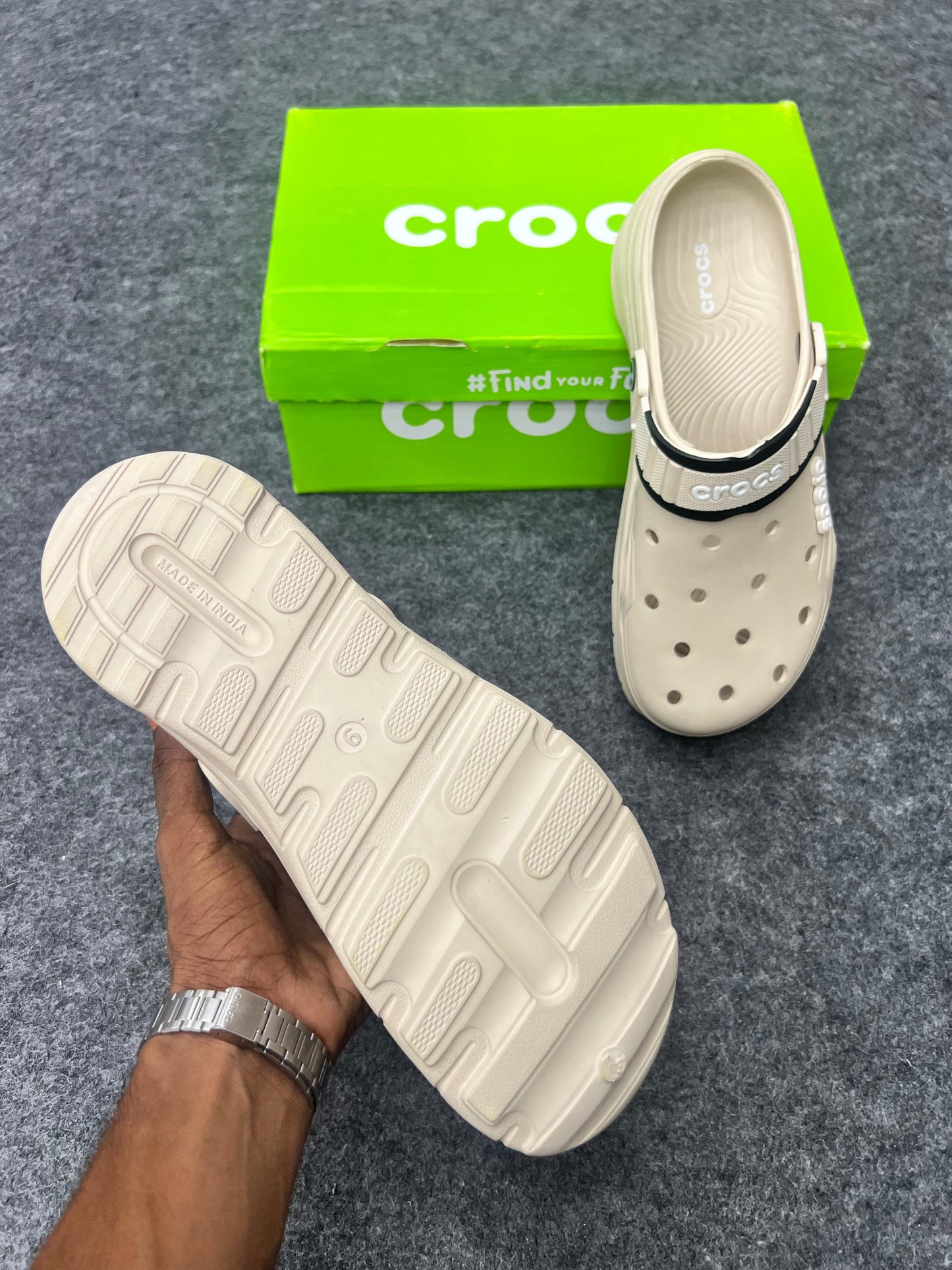 BEIGE CROCS CLOGS