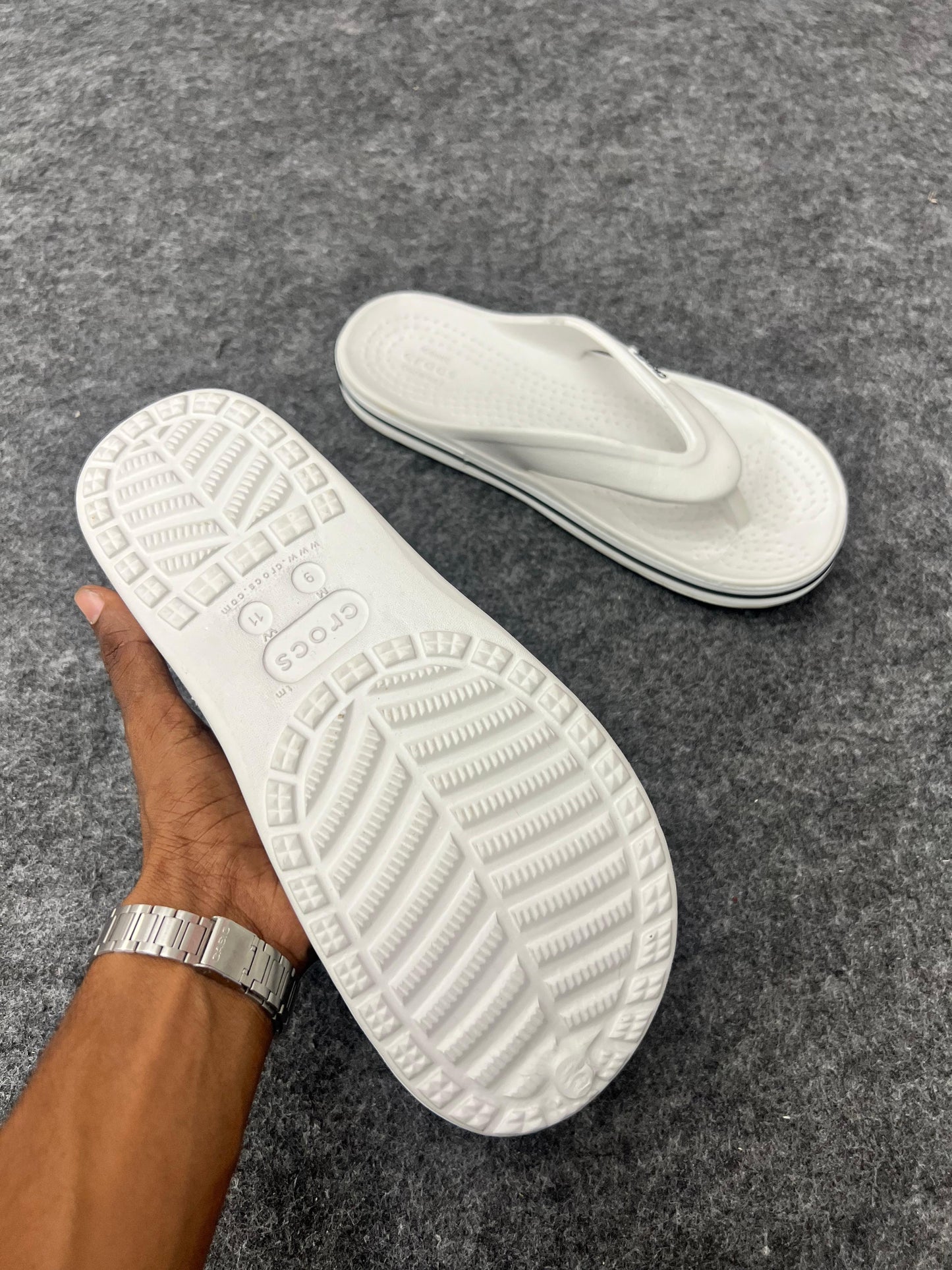 CLASSIC WHITE CROCS FLIP - FLOPS