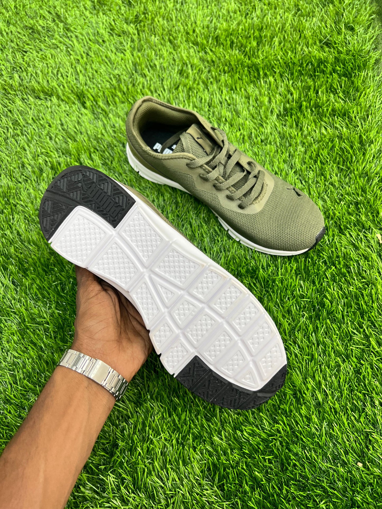 STYLISH ATHLETIC SNEAKER PUMA