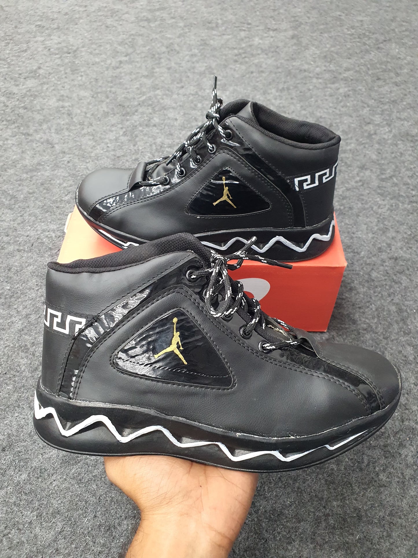 CHICHAS CLUB Lightning Mid-Tops