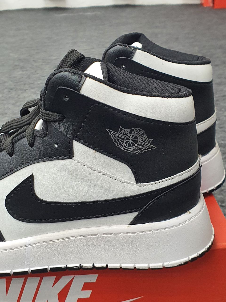 Black | Ankle Jordan Shoe