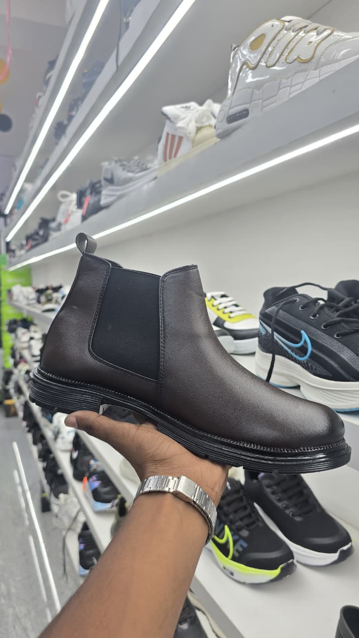 LOAFERS & BOOTS