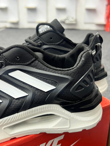 Street Run X3 Sneakers – Black &amp; White