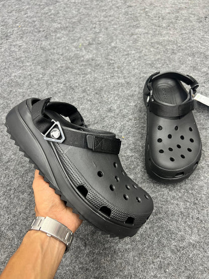 Chunky Black Clogs – Rugged Comfort