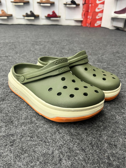 Classic Platform Crocs – Army Green