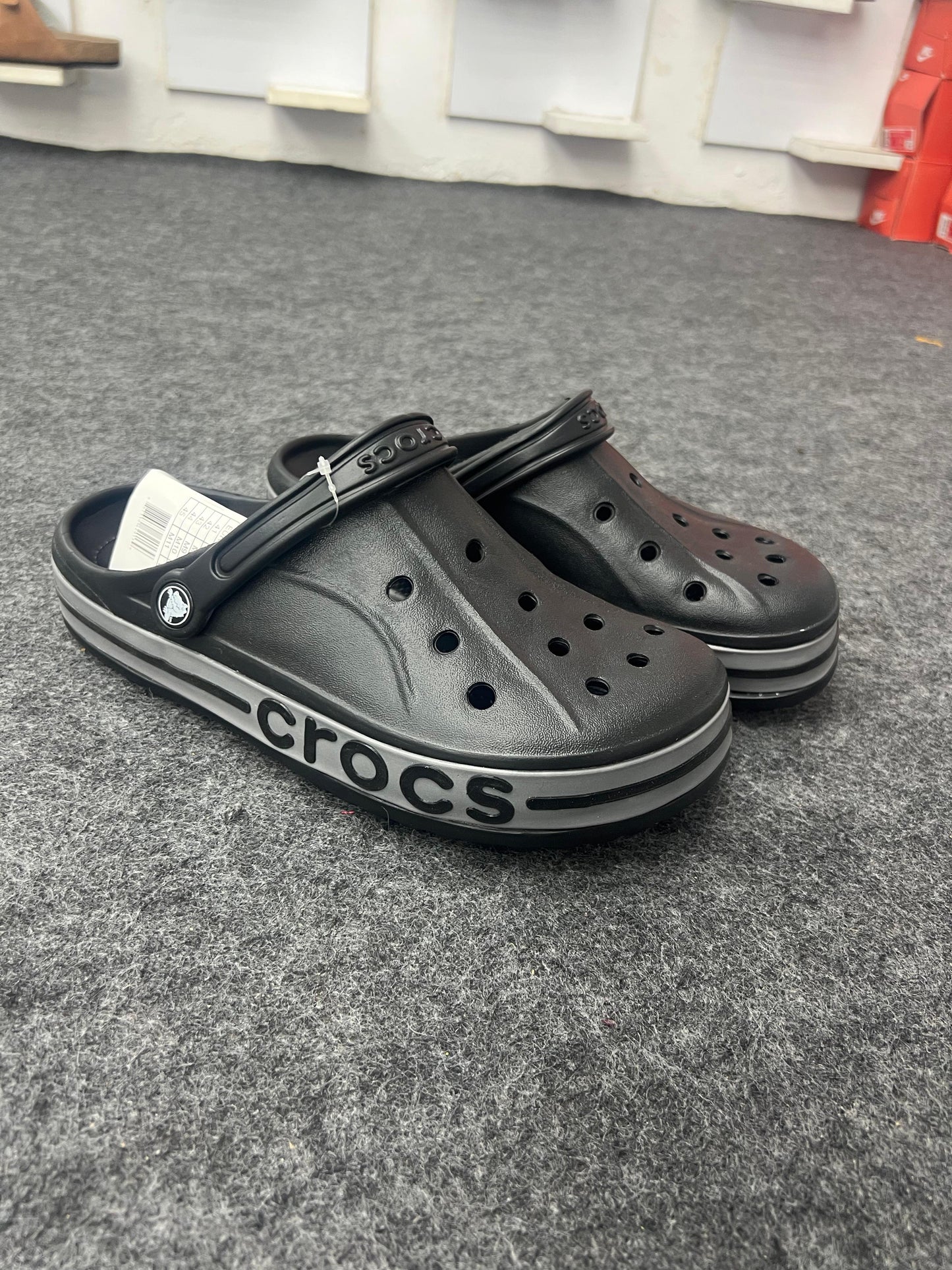 SLEEK BLACK WITH BOLD GREY BAYBAND CROCS