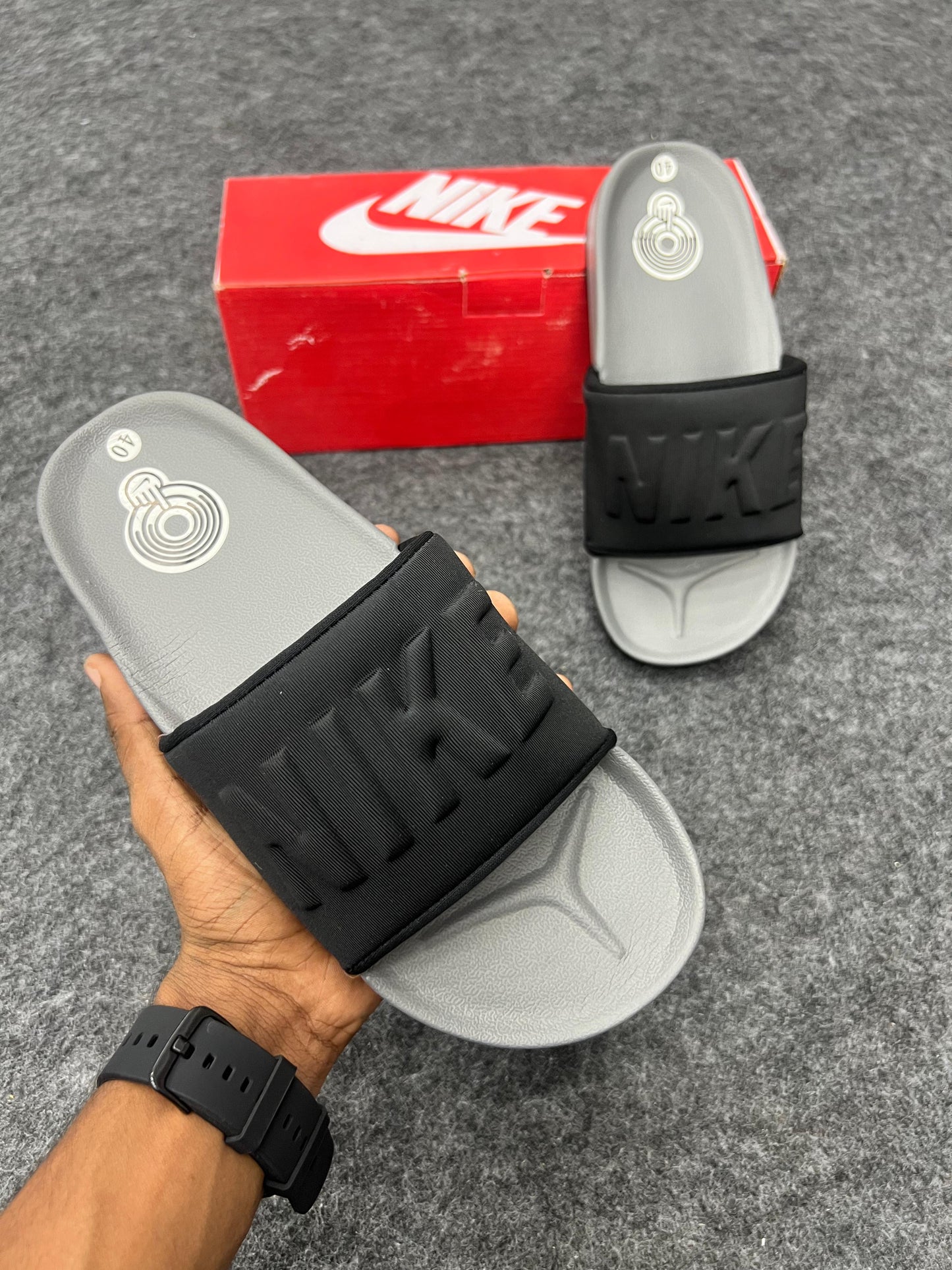 OFFCOURT NIKE GREY & BLACK STRAP SLIDES