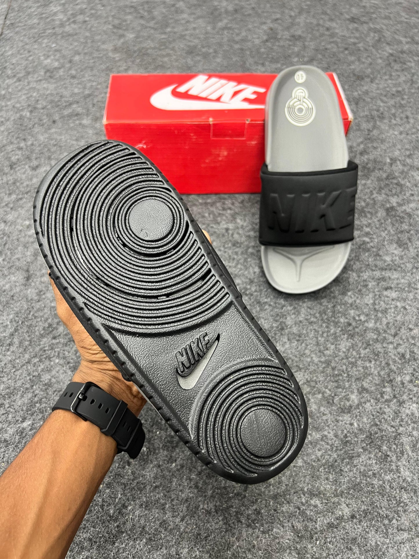 OFFCOURT NIKE GREY & BLACK STRAP SLIDES