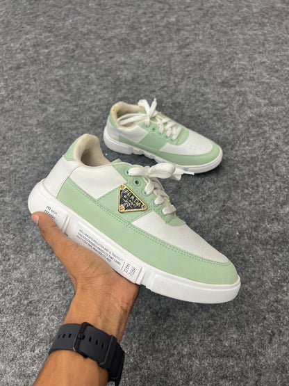 LIGHT GREEN AND WHITE SNEKERS