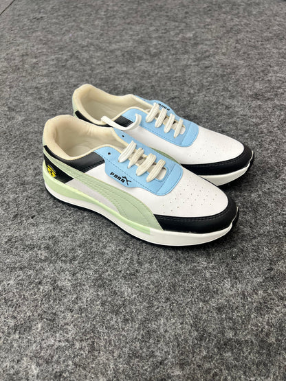 WHITE & LIGHT BLUE SNELKERS