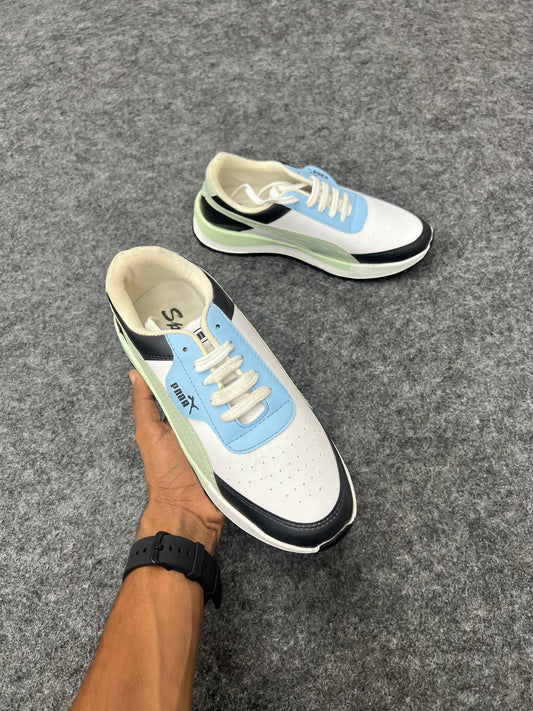 WHITE & LIGHT BLUE SNELKERS