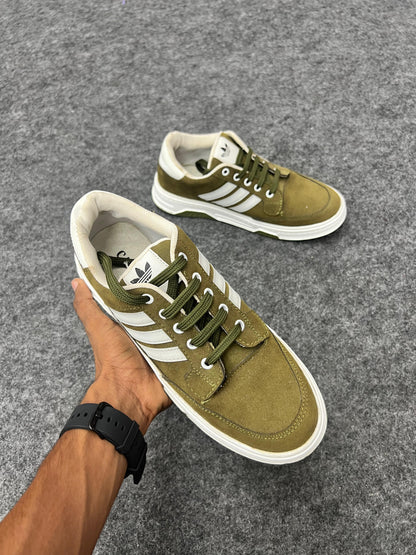 OLIVE GREEN ADIDAS SNEKERS
