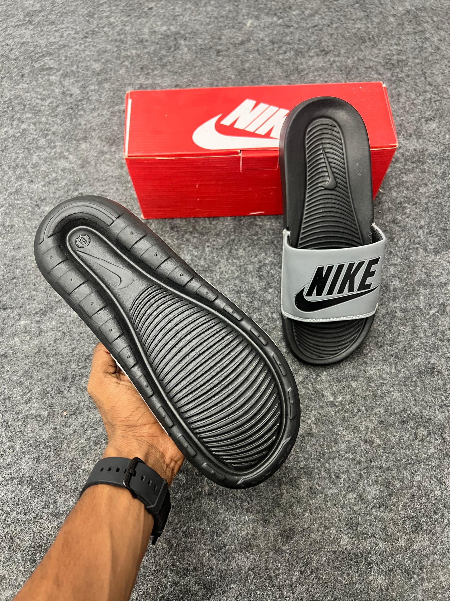 SLEEK GREY BOLD BLACK NIKE SLIDES