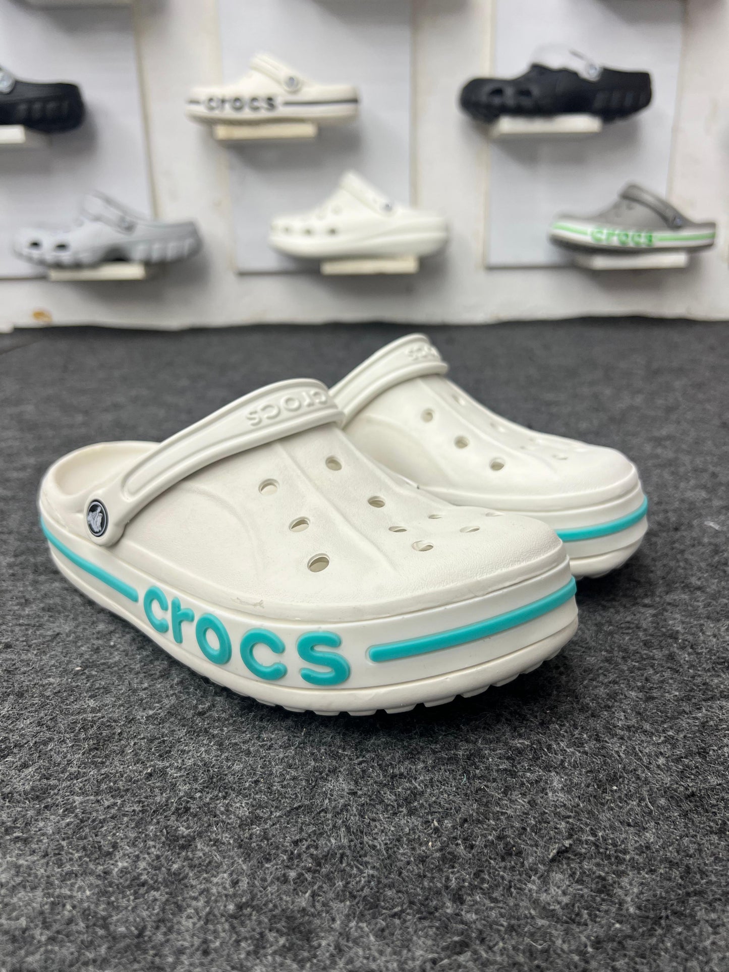 WHITE CROCS VIBRANT AQUA BLUE LPGP AND ACCENTS