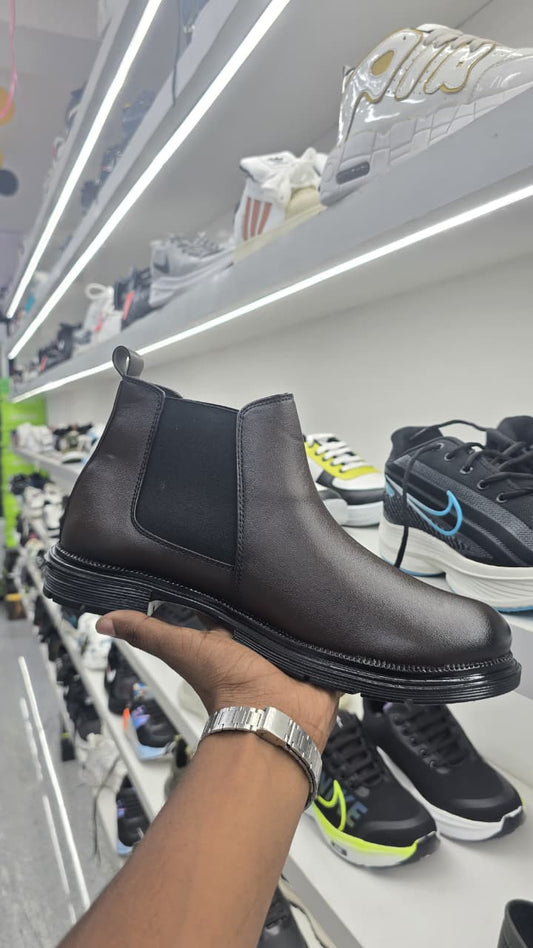 BROWN LEATHER CHELSEA BOOTS