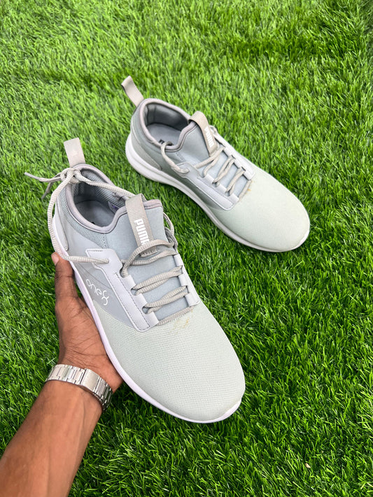 GREY & WHITE RUNNING SHOE