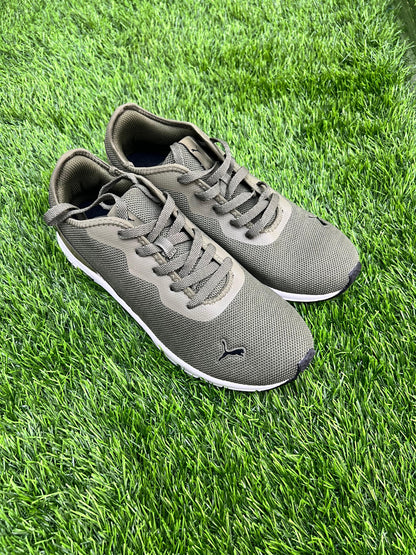 STYLISH ATHLETIC SNEAKER PUMA