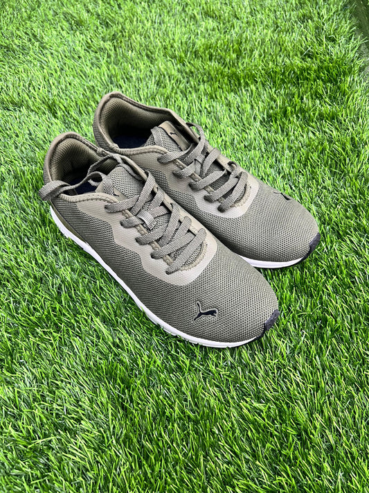 STYLISH ATHLETIC SNEAKER PUMA