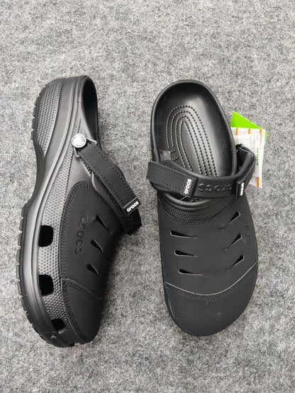 CLASSIC BLACK VENTILATED CROCS