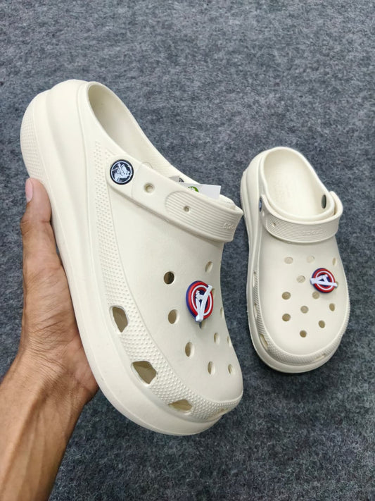 CREAM CLASSIC CROCS