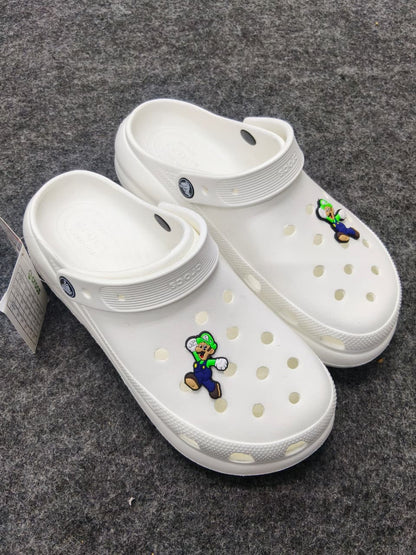 WHITE CLASSIC CROCS