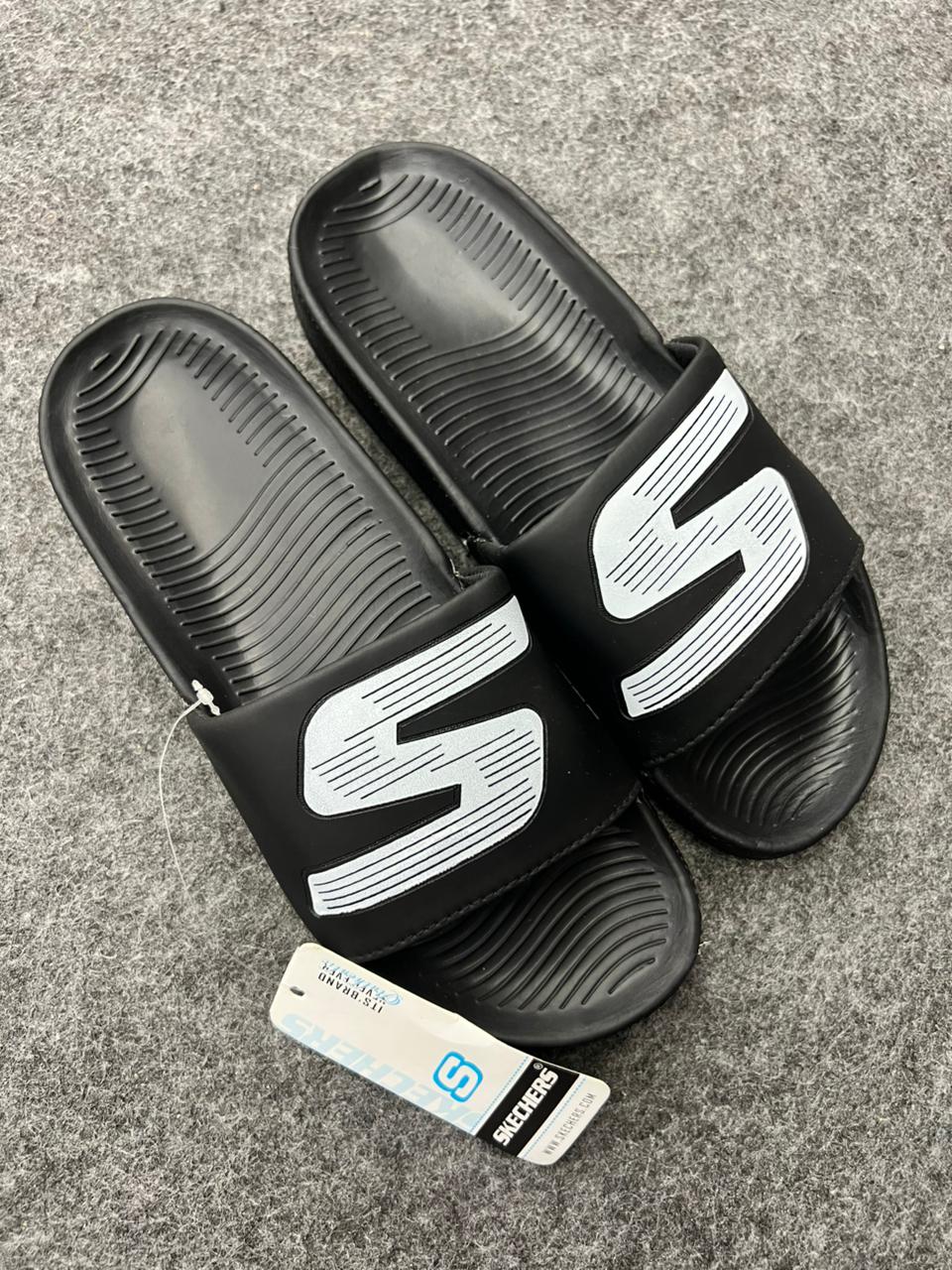 Skechers Comfort Slides – Black Edition