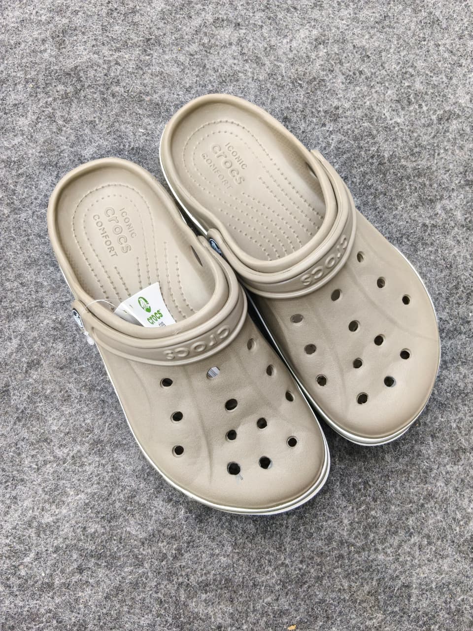 BEIGE CROCS