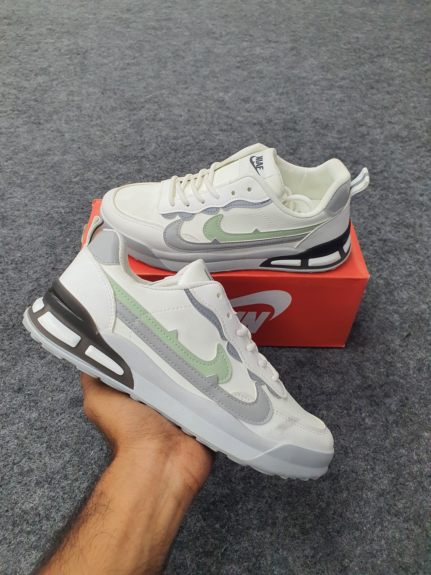 Nike | Air Max-Inspried Sneaker's